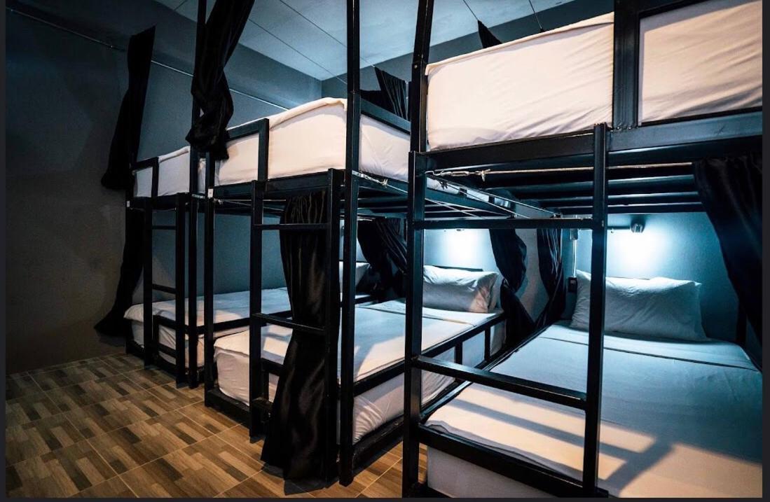 3Plus1 Hostel Patong Buitenkant foto